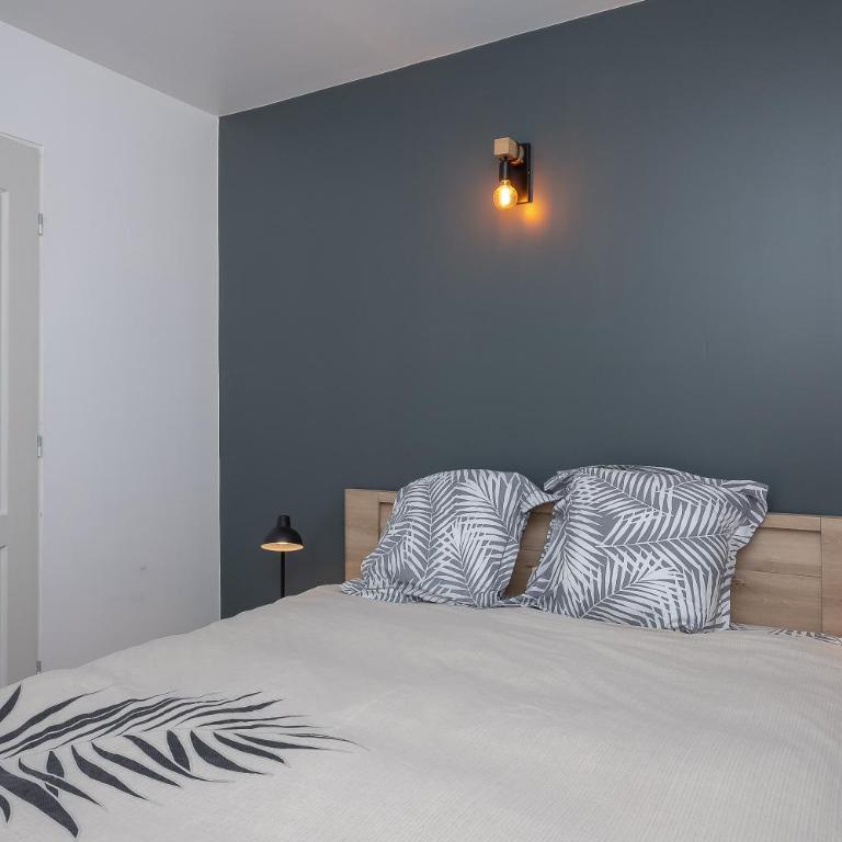 Chalet les Iris - Two-Bedroom Deluxe Apartment with Garden View - 15