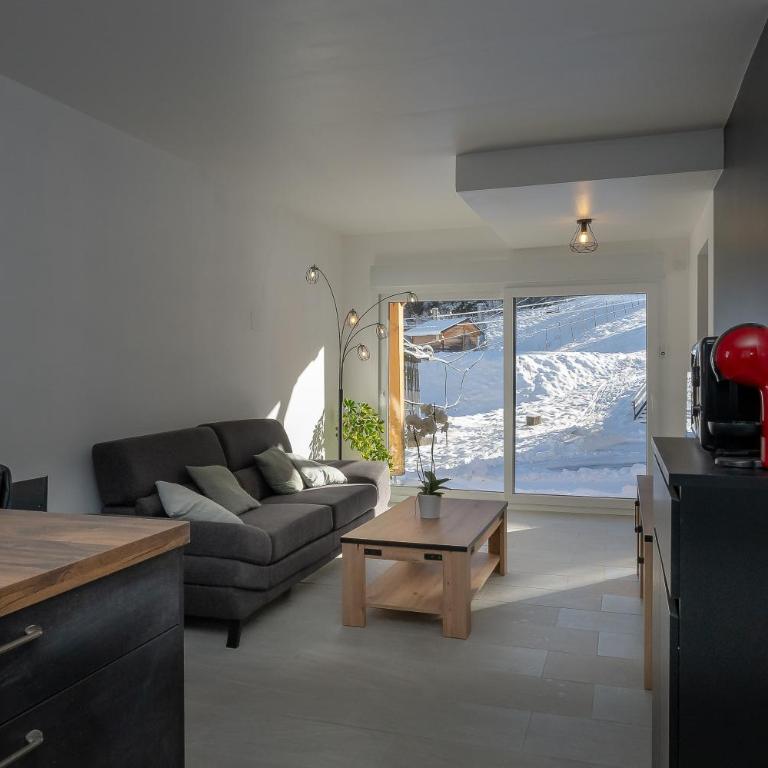 Chalet les Iris - Two-Bedroom Deluxe Apartment with Garden View - 5