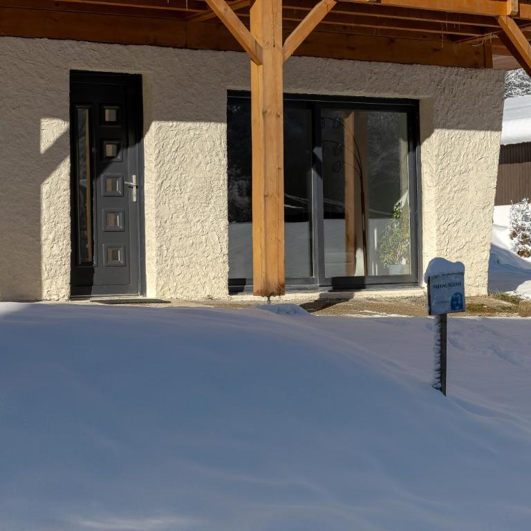 Chalet les Iris - Two-Bedroom Deluxe Apartment with Garden View - 25