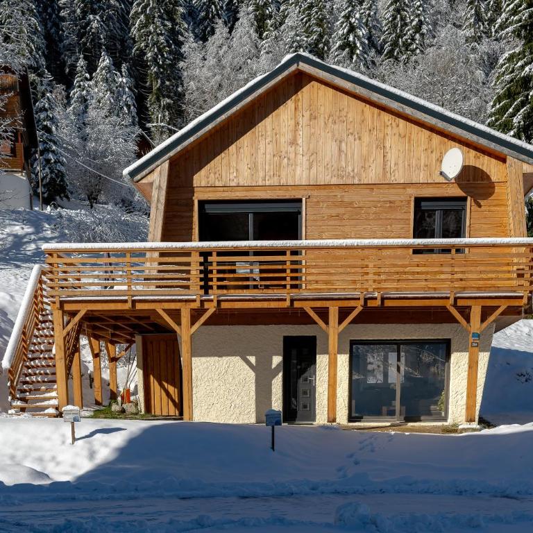 Chalet les Iris - Two-Bedroom Deluxe Apartment with Garden View - 4
