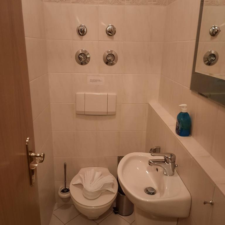 Ferienwohnung Leni - Deluxe Apartment mit Balkon und 2 Schlafzimmern - 13