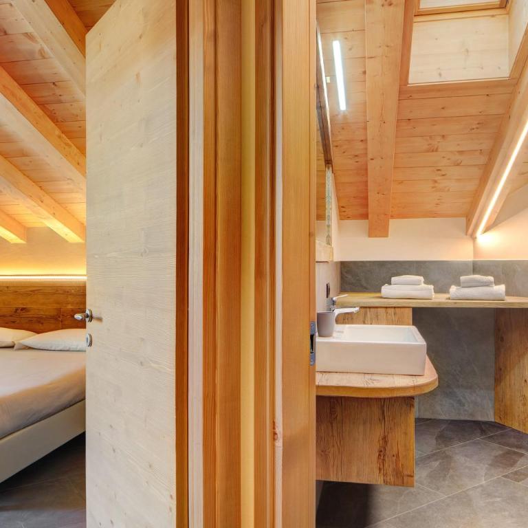 Rasia Residence Relax Wood - Appartamento Deluxe con 2 Camere da Letto e Vista Giardino - 13