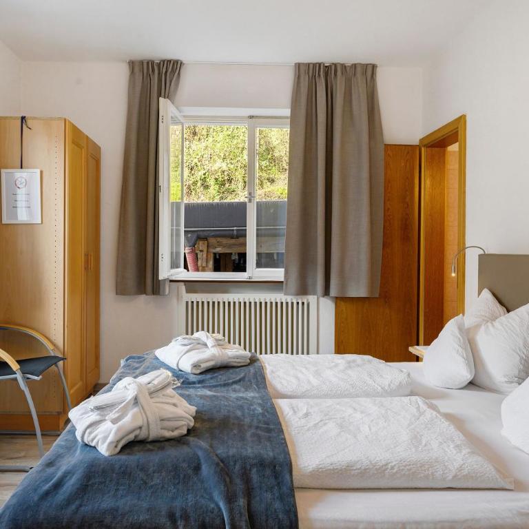 Haus Burger Vilpian - Doppelzimmer mit Bergblick - 3