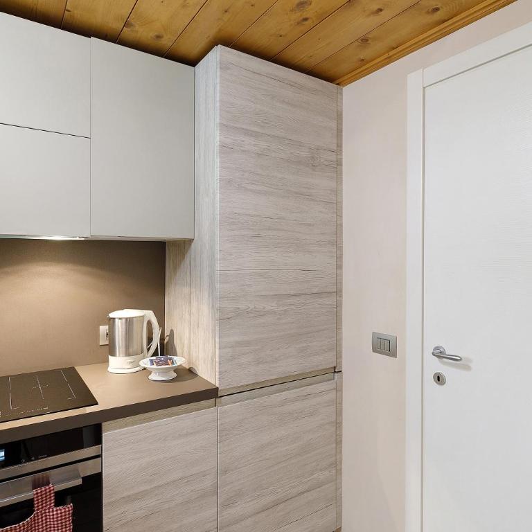 Appartamento Mery - Appartamento Deluxe con 2 Camere da Letto e Vista Giardino - 15