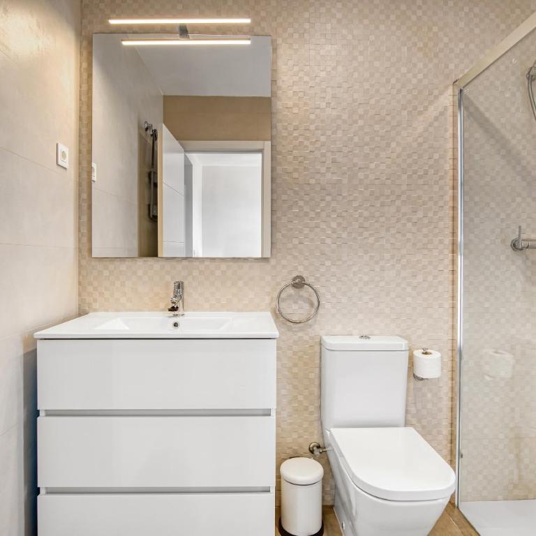 Infinium 12b - Two-Bedroom Deluxe Apartment with Ocean View - 19