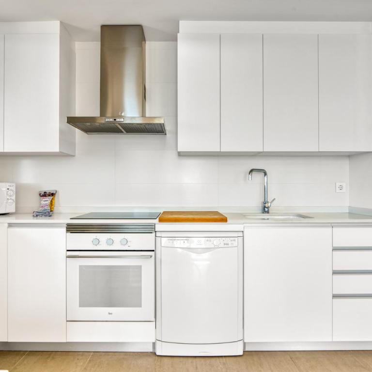 Infinium 12b - Two-Bedroom Deluxe Apartment with Ocean View - 11