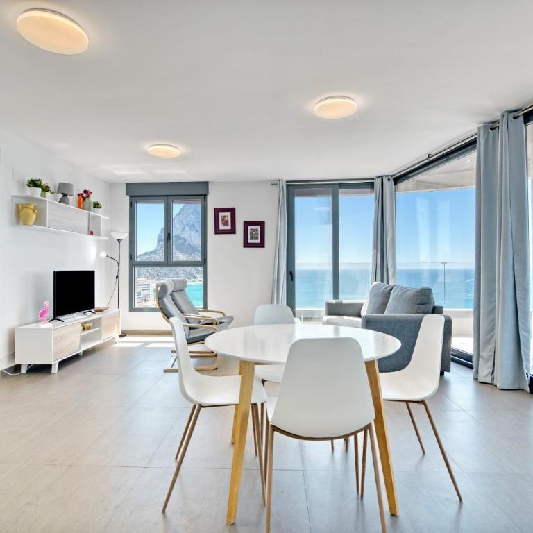 Infinium 12b - Two-Bedroom Deluxe Apartment with Ocean View - 6