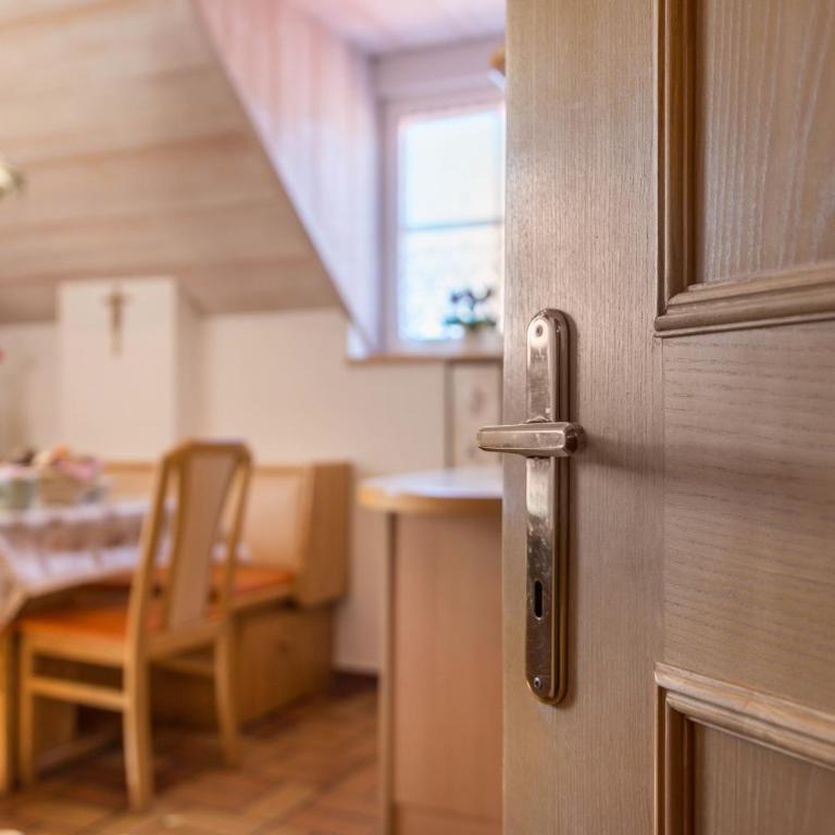 Apartment Vigl Lodge - Three-Bedroom Premium Apartment with Balcony - 11
