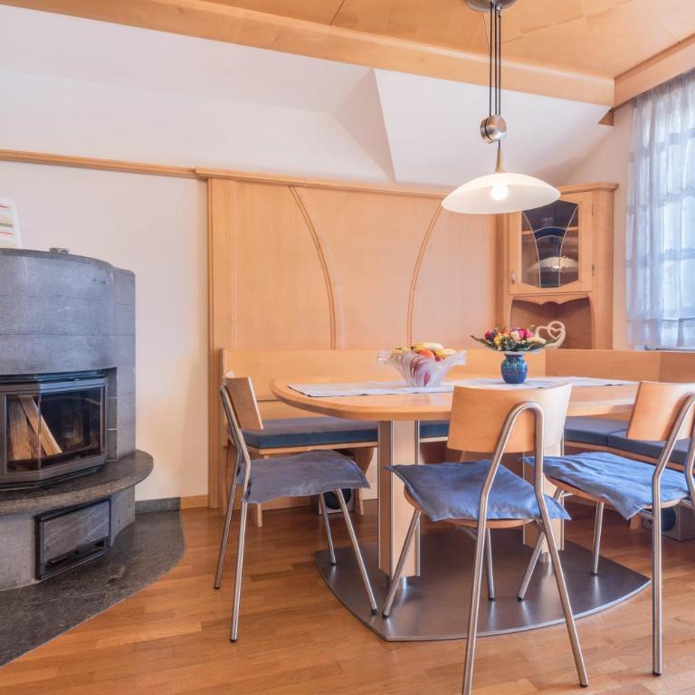 Apartment Vigl Lodge - Three-Bedroom Premium Apartment with Balcony - 2