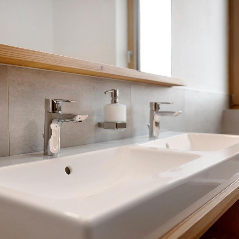 Noreia Granda - Appartamento Deluxe con 2 Camere da Letto e Vista Giardino - 19