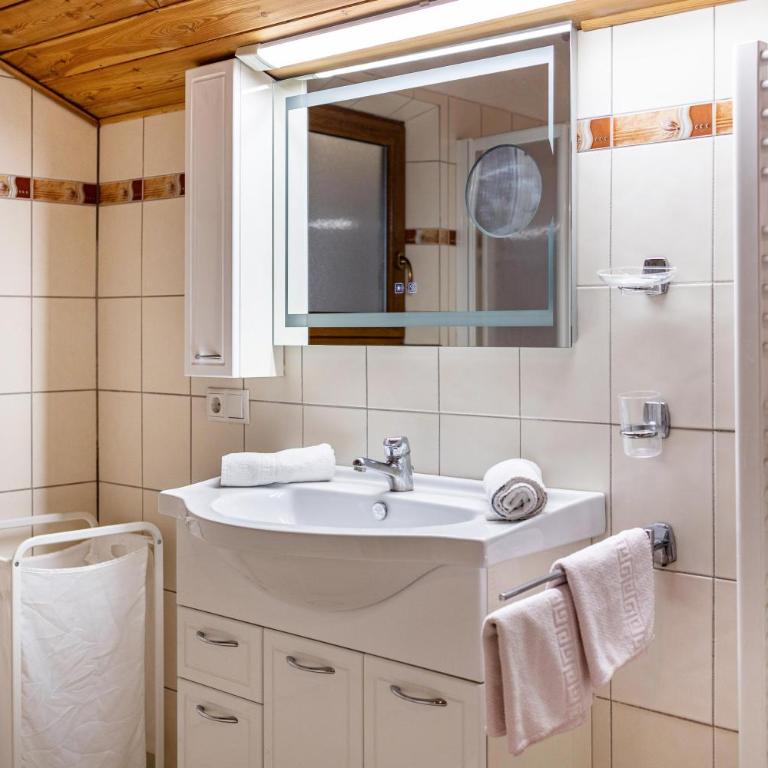 Gartnerhof Apt Sonnenblume - Appartamento Deluxe con 2 Camere da Letto e Vista Giardino - 16