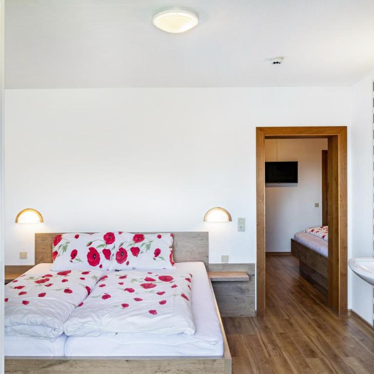 Pension Heidelberg - Vierbettzimmer mit Dusche - 3