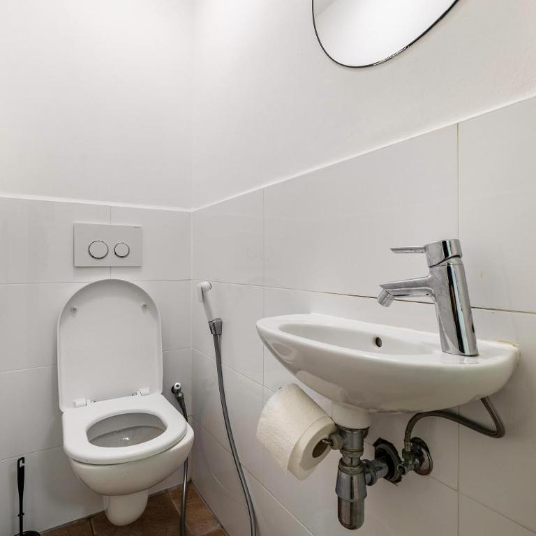Aldars Urban Trio Suite No.6 - Deluxe Apartment mit Balkon und 2 Schlafzimmern - 22