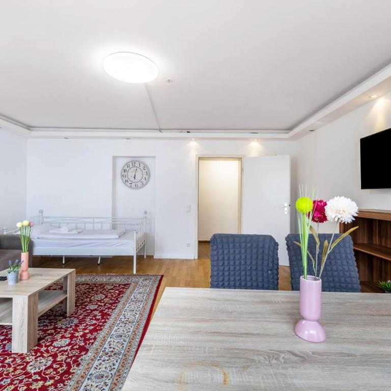 Aldars Urban Trio Suite No.6 - Deluxe Apartment mit Balkon und 2 Schlafzimmern - 5
