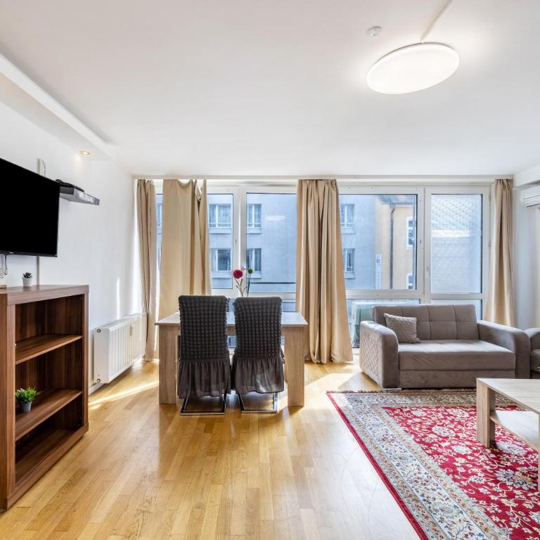Aldars Urban Trio Suite No.6 - Deluxe Apartment mit Balkon und 2 Schlafzimmern - 23
