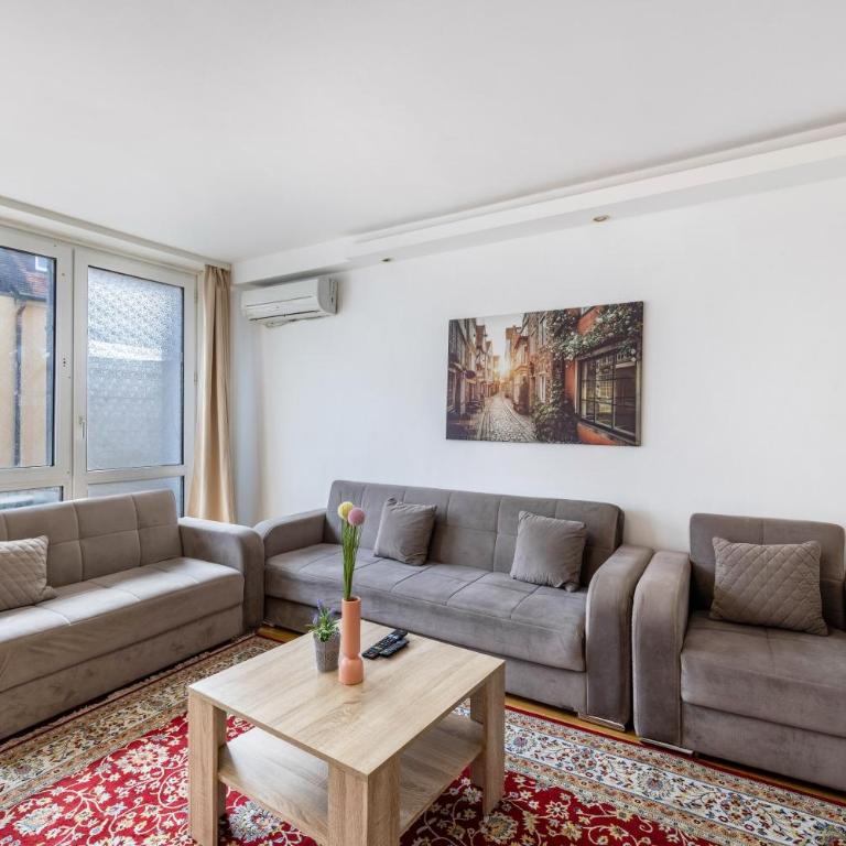 Aldars Urban Trio Suite No.6 - Deluxe Apartment mit Balkon und 2 Schlafzimmern - 24