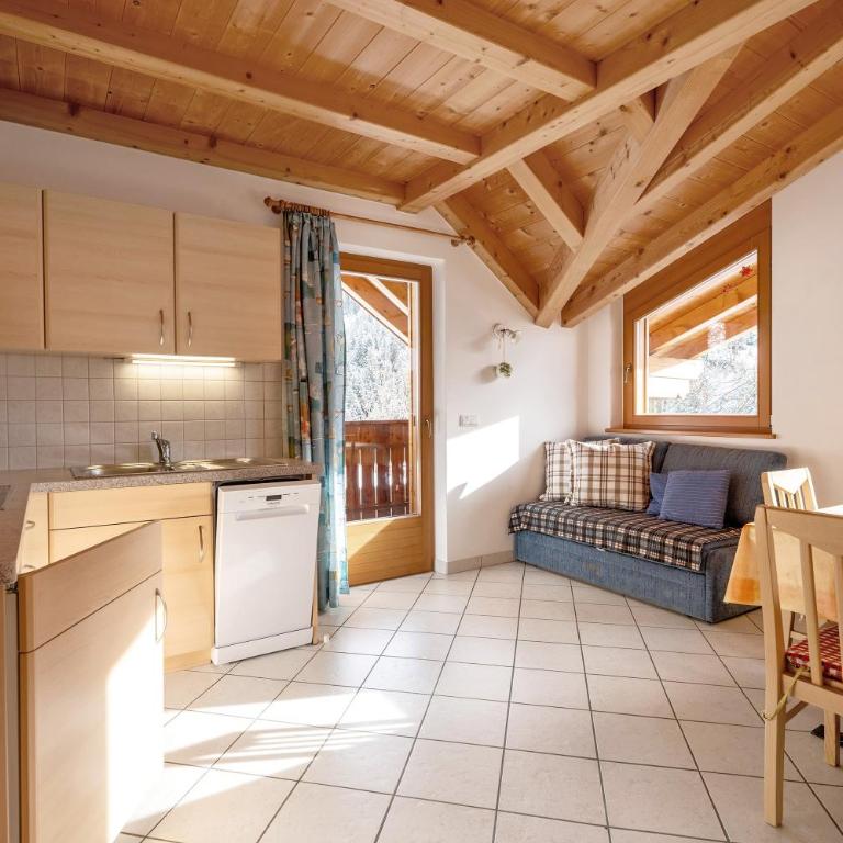 Heinzenhof Welschnofen - Two-Bedroom Deluxe Apartment with Garden View - 1