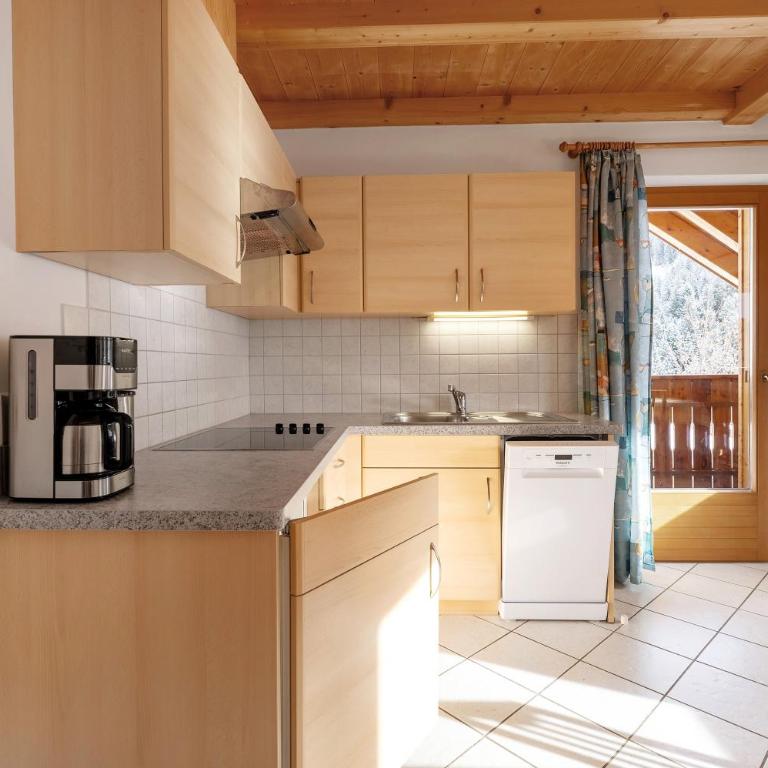 Heinzenhof Welschnofen - Two-Bedroom Deluxe Apartment with Garden View - 9