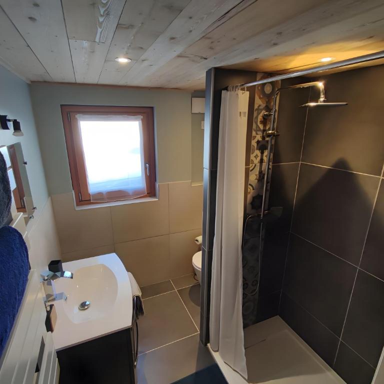 Repos et nature au cœur des Alpes - Appartement Supérieur - Vue sur Ville - 7