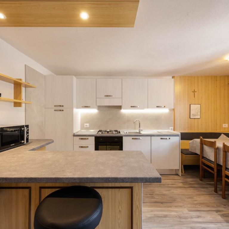 Appartamento Primavera 4 - Appartamento Deluxe con 2 Camere da Letto e Vista Giardino - 10