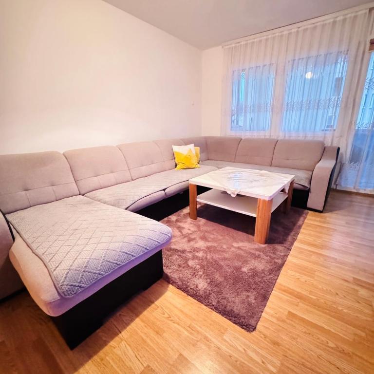 Bihać KINESKI ZID - Two-Bedroom Apartment - 11