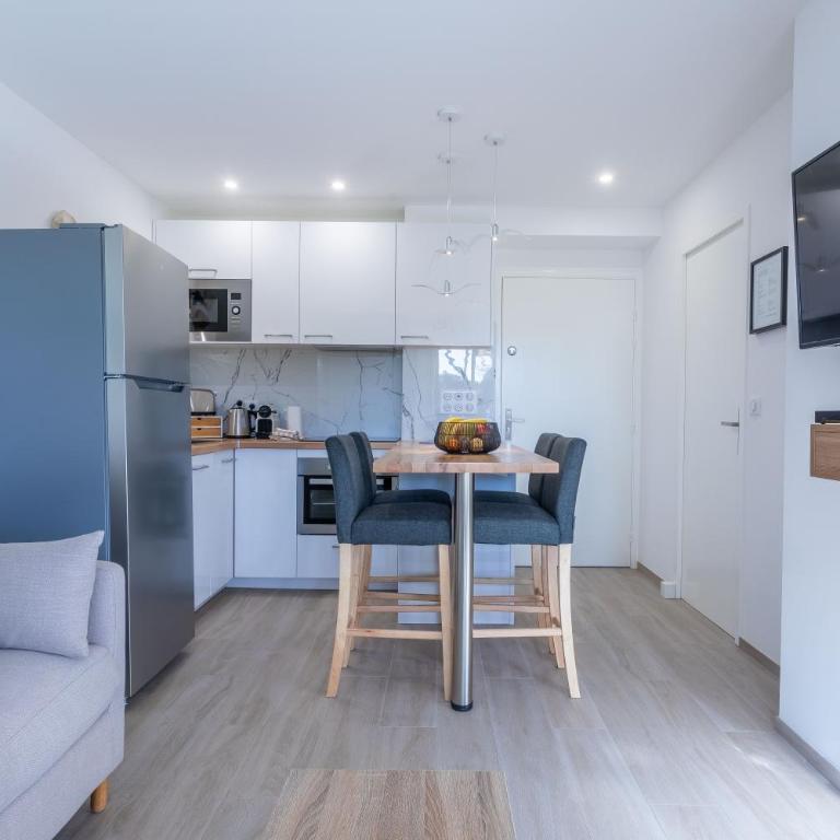 Appartement à Saint-Raphael - Superior One-Bedroom Apartment with Balcony - 6