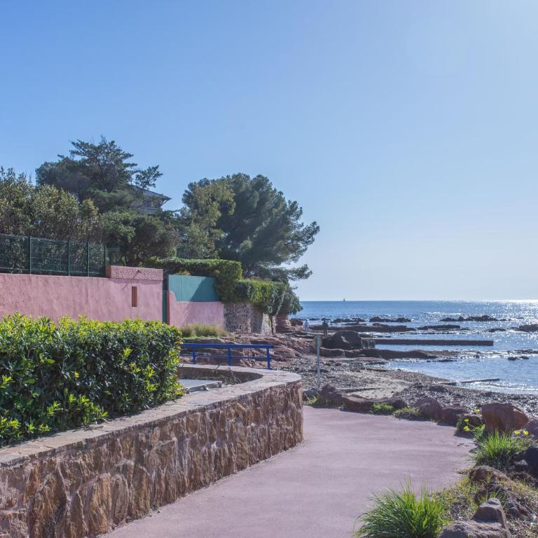 Appartement à Saint-Raphael - Superior One-Bedroom Apartment with Balcony - 24
