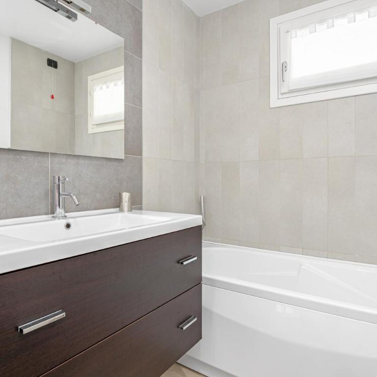 Villa Marconi Apartment 8 - Two-Bedroom Deluxe Apartment with Ocean View - 16