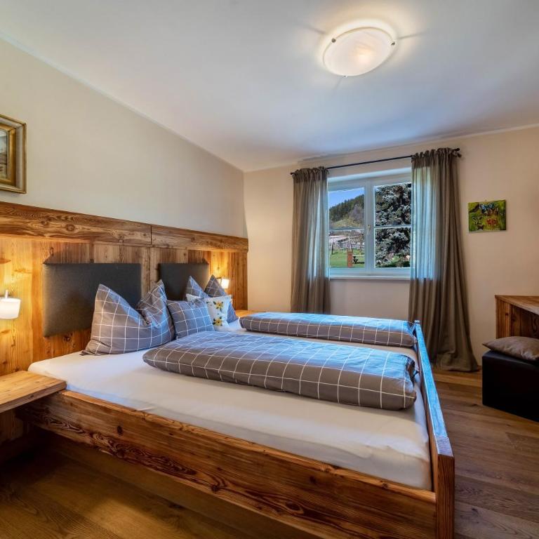 Alber Ferienwohnung Mürri - Two-Bedroom Deluxe Apartment with Garden View - 11