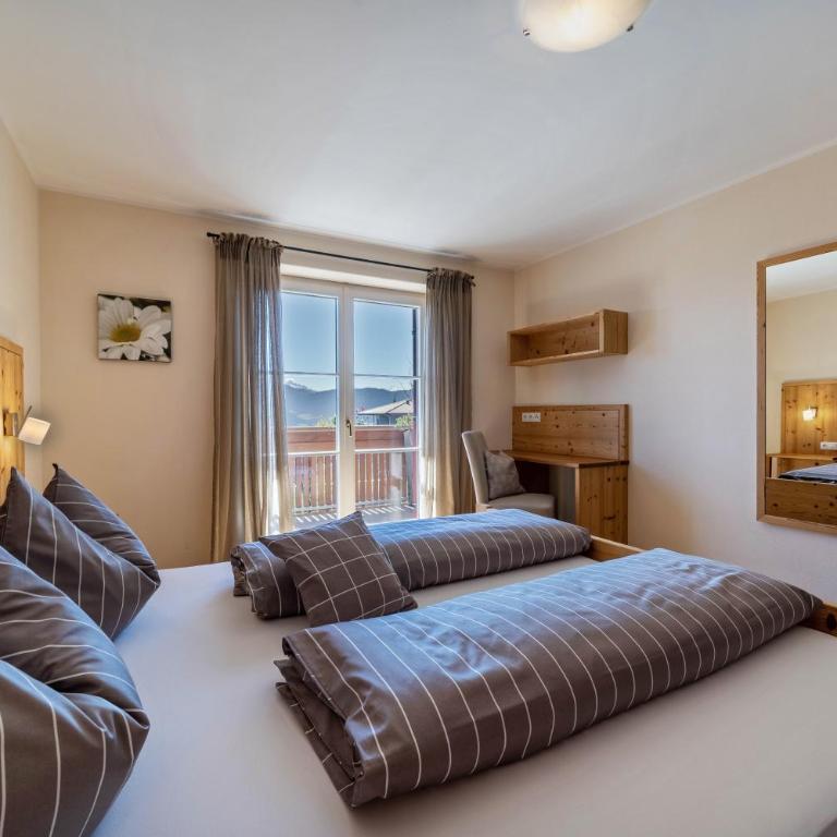 Alber Ferienwohnung Mürri - Two-Bedroom Deluxe Apartment with Garden View - 22