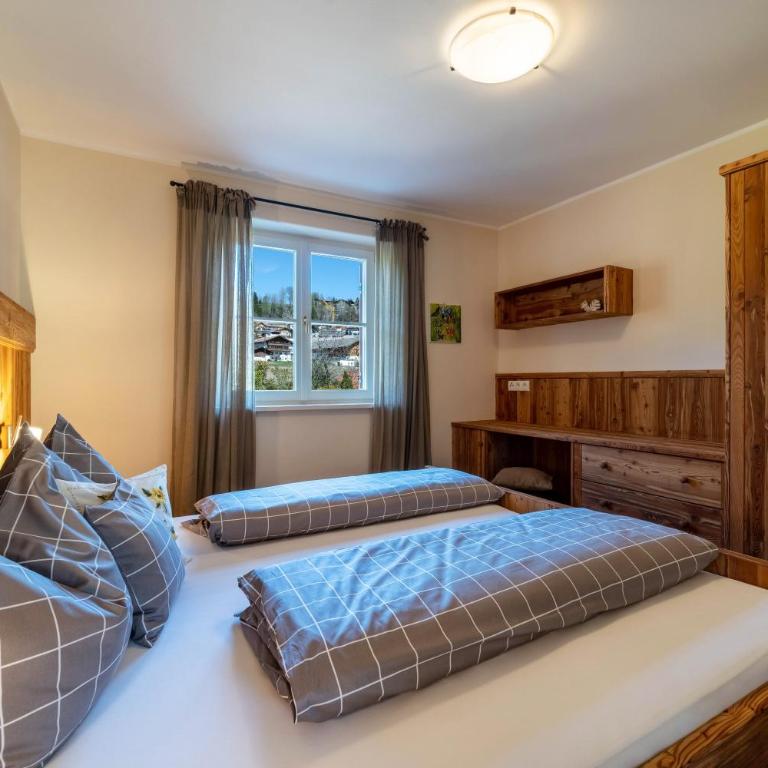 Alber Ferienwohnung Mürri - Two-Bedroom Deluxe Apartment with Garden View - 12