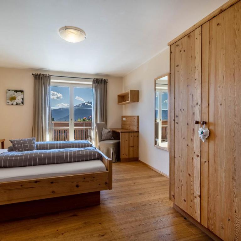 Alber Ferienwohnung Mürri - Two-Bedroom Deluxe Apartment with Garden View - 21