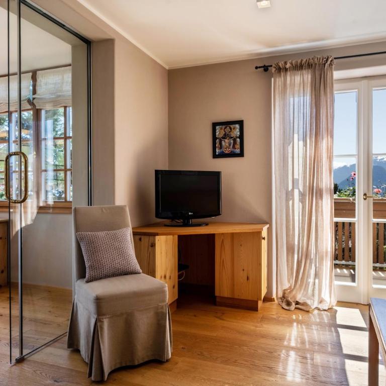 Alber Ferienwohnung Mürri - Two-Bedroom Deluxe Apartment with Garden View - 8
