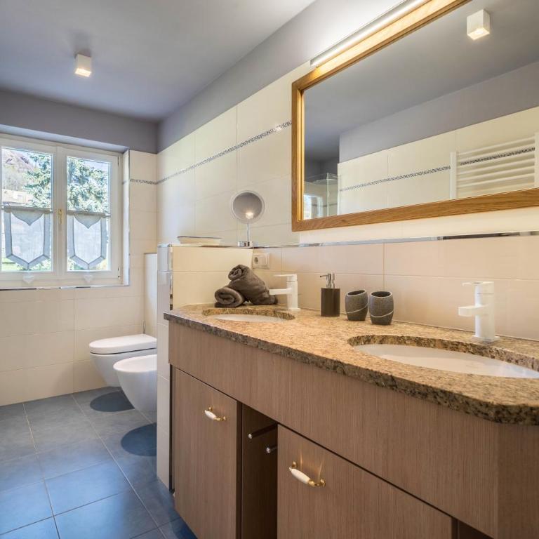 Alber Ferienwohnung Mürri - Two-Bedroom Deluxe Apartment with Garden View - 19