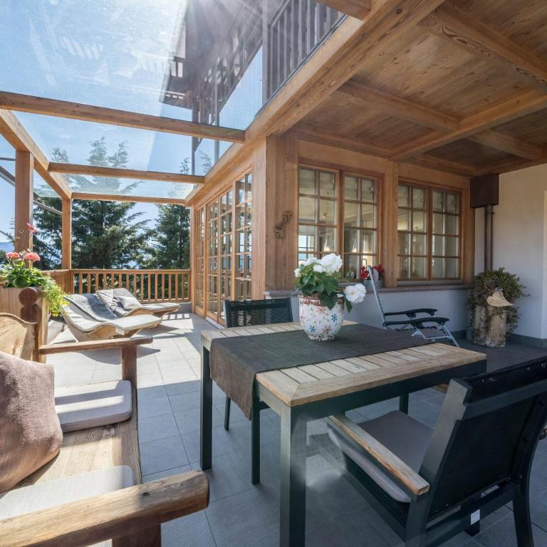 Alber Ferienwohnung Mürri - Two-Bedroom Deluxe Apartment with Garden View - 24