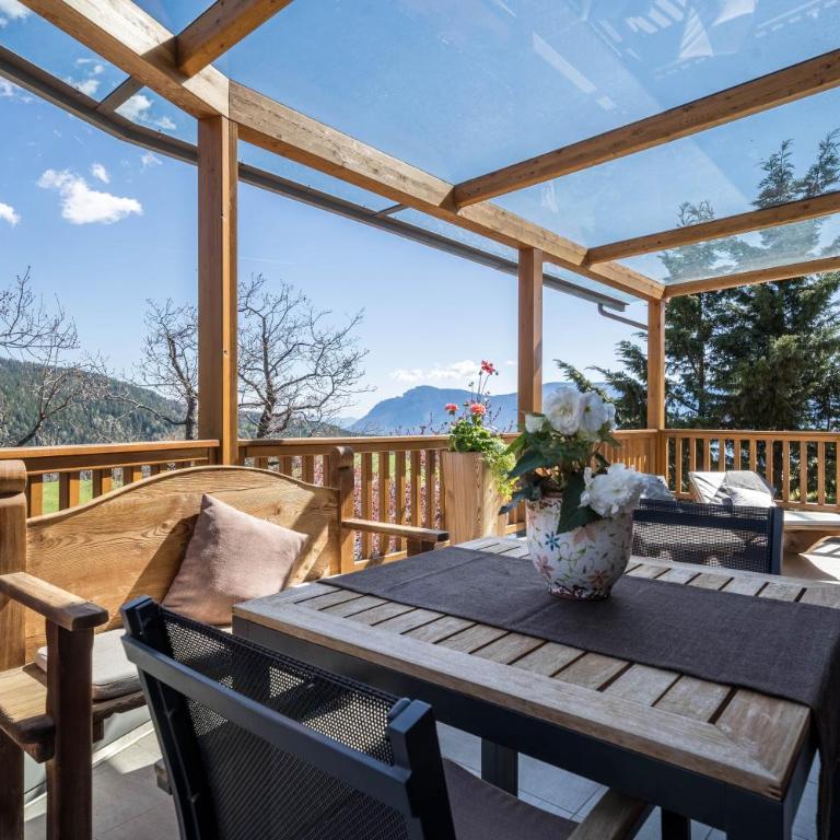 Alber Ferienwohnung Mürri - Two-Bedroom Deluxe Apartment with Garden View - 2