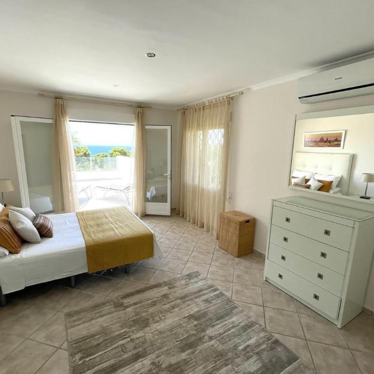 Gloriann - Villa with Sea View - 18