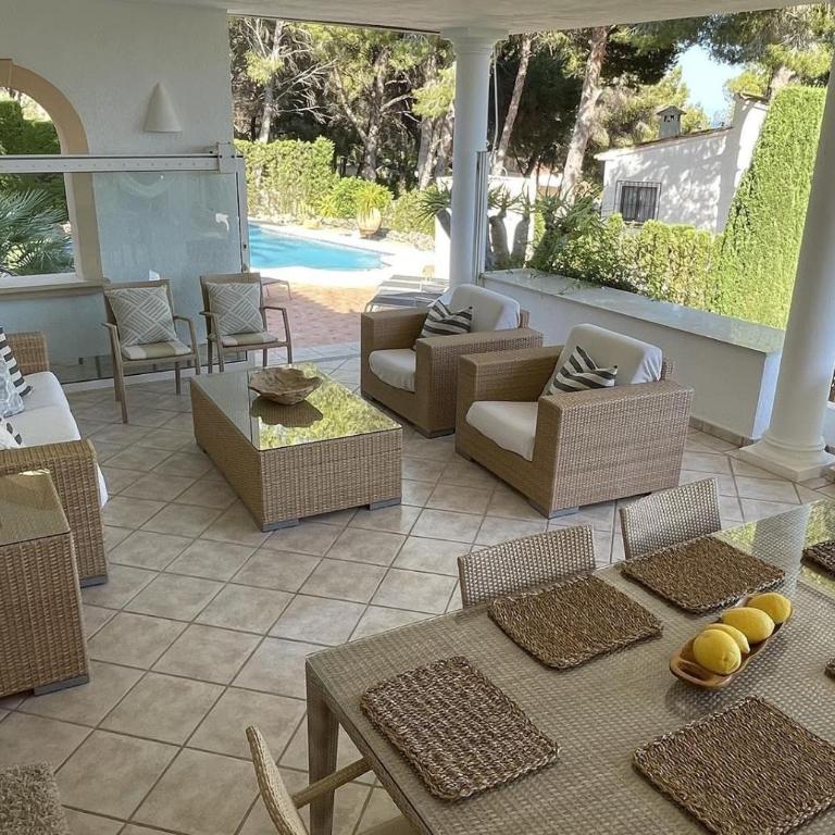 Gloriann - Villa with Sea View - 23