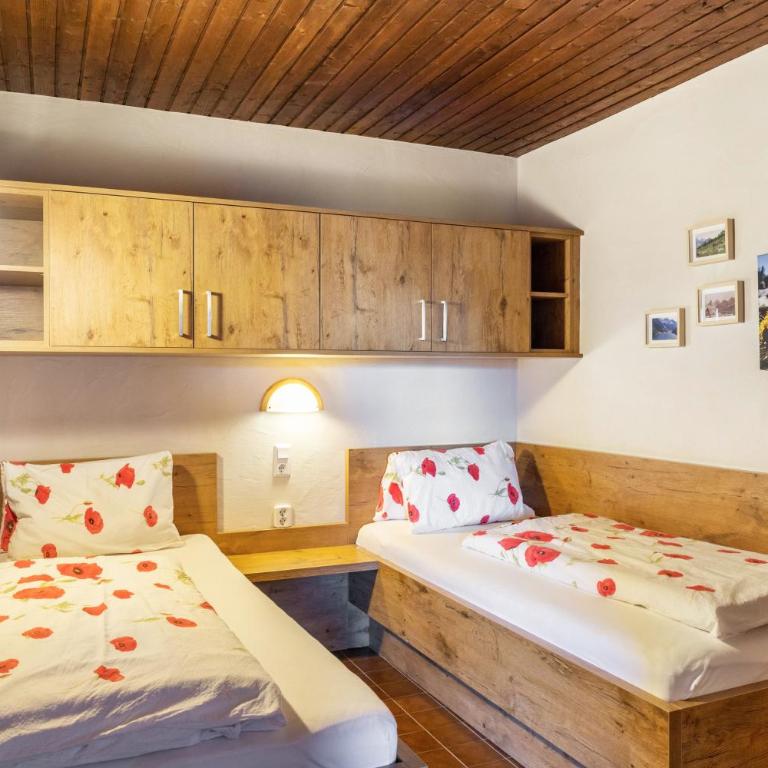Pension Heidelberg - Vierbettzimmer mit Dusche - 13