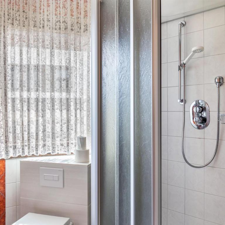Pension Heidelberg - Standard Einzelzimmer mit Dusche - 8