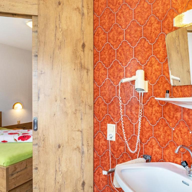 Pension Heidelberg - Standard Einzelzimmer mit Dusche - 9