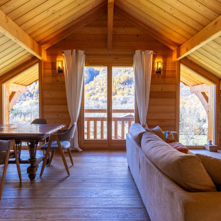 Chalet Le Chastel - Two-Bedroom Deluxe Apartment with Garden View - 4