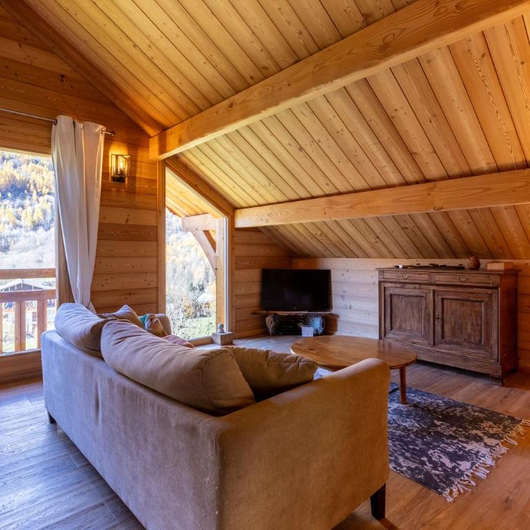 Chalet Le Chastel - Two-Bedroom Deluxe Apartment with Garden View - 5