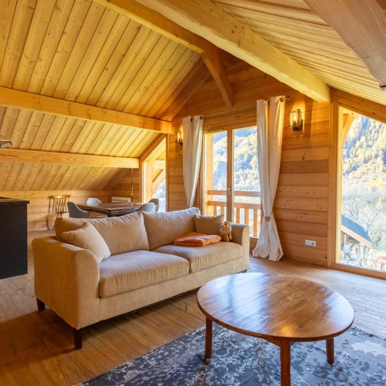 Chalet Le Chastel - Two-Bedroom Deluxe Apartment with Garden View - 1