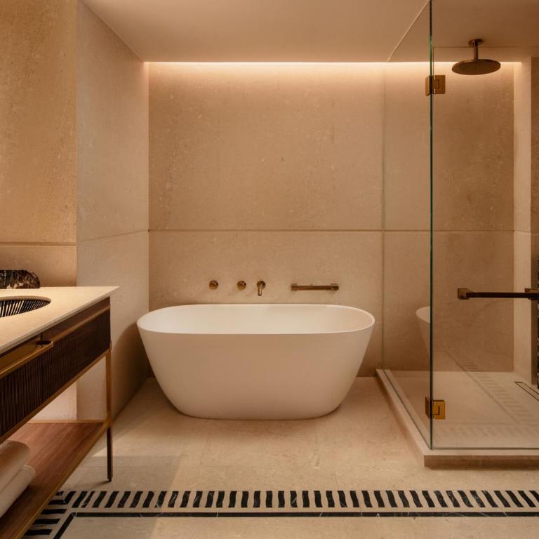 Four Seasons Hotel Mexico City - Deluxe King Room - 3