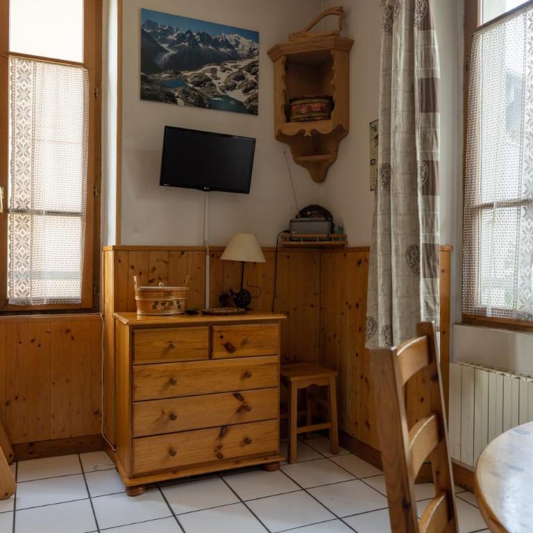 Studio en centre village St Gervais - Superior One-Bedroom Apartment with Balcony - 7