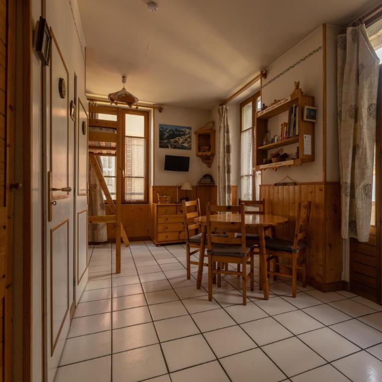 Studio en centre village St Gervais - Superior One-Bedroom Apartment with Balcony - 11