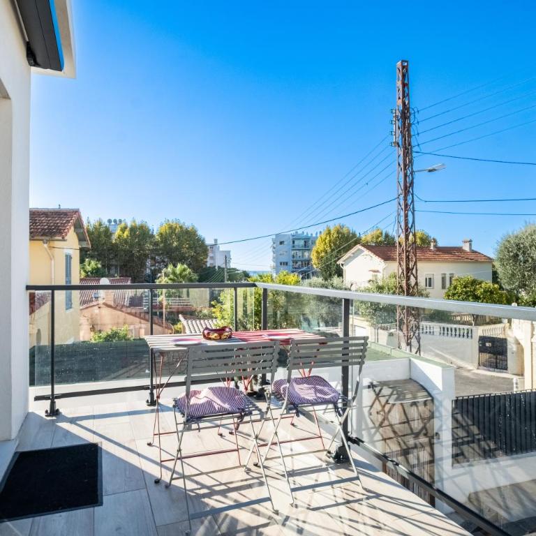 T3 Cros De Cagnes Bord De plage - Two-Bedroom Deluxe Apartment with Garden View - 9