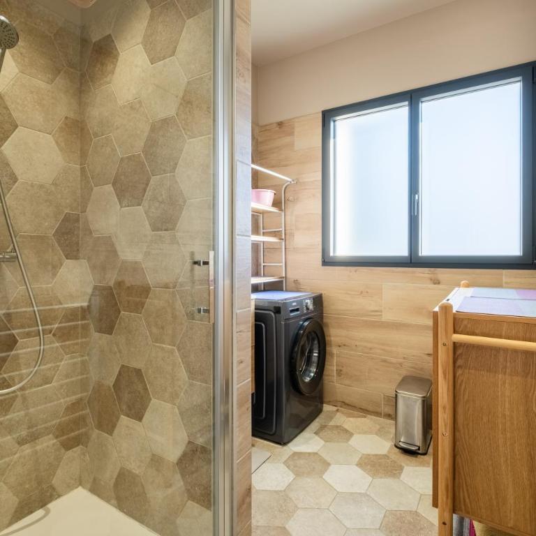 T3 Cros De Cagnes Bord De plage - Two-Bedroom Deluxe Apartment with Garden View - 20