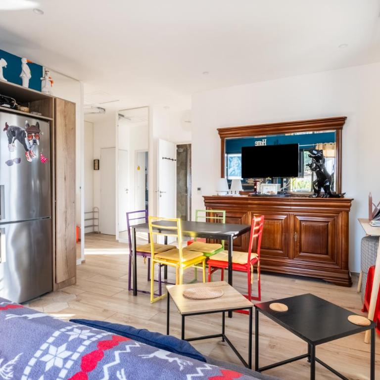 T3 Cros De Cagnes Bord De plage - Two-Bedroom Deluxe Apartment with Garden View - 8